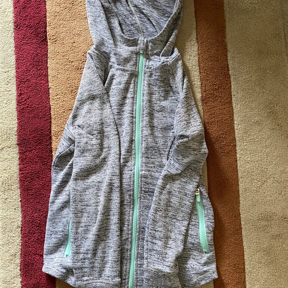 90 Degree Sweater. - Picture 1 of 2